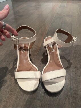 L'INTERVALLE Cream Ankle Strap Block Heel Sandals